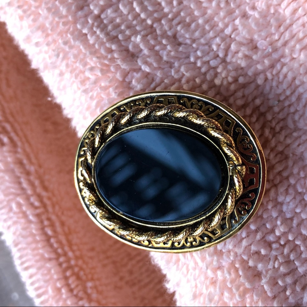 Brooch and pendant striking dark glass stone with exquisite gold tone setting. - Picture 5 of 5